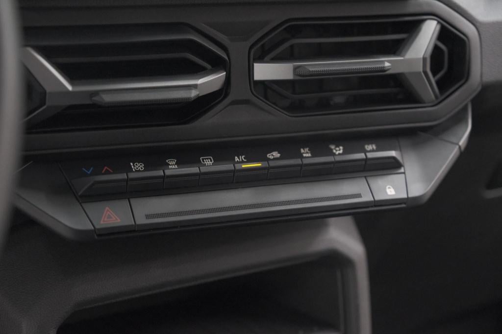 Dacia Duster mild hybrid 130 expression | camera | stoelverwarming | apple 