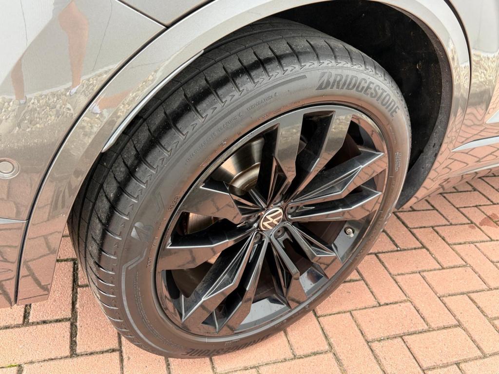 Volkswagen Touareg r 3.0 tsi ehybrid 462pk | luchtvering | pano | trekhaak