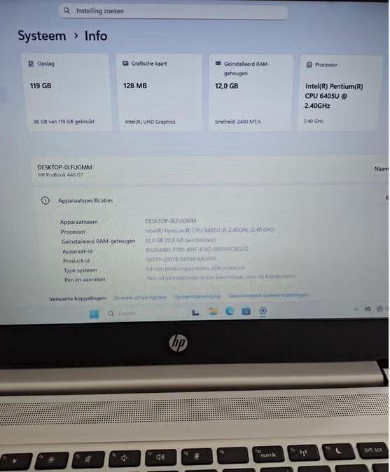 2 laptops: HP 440 g7 en Toshiba Dynabook