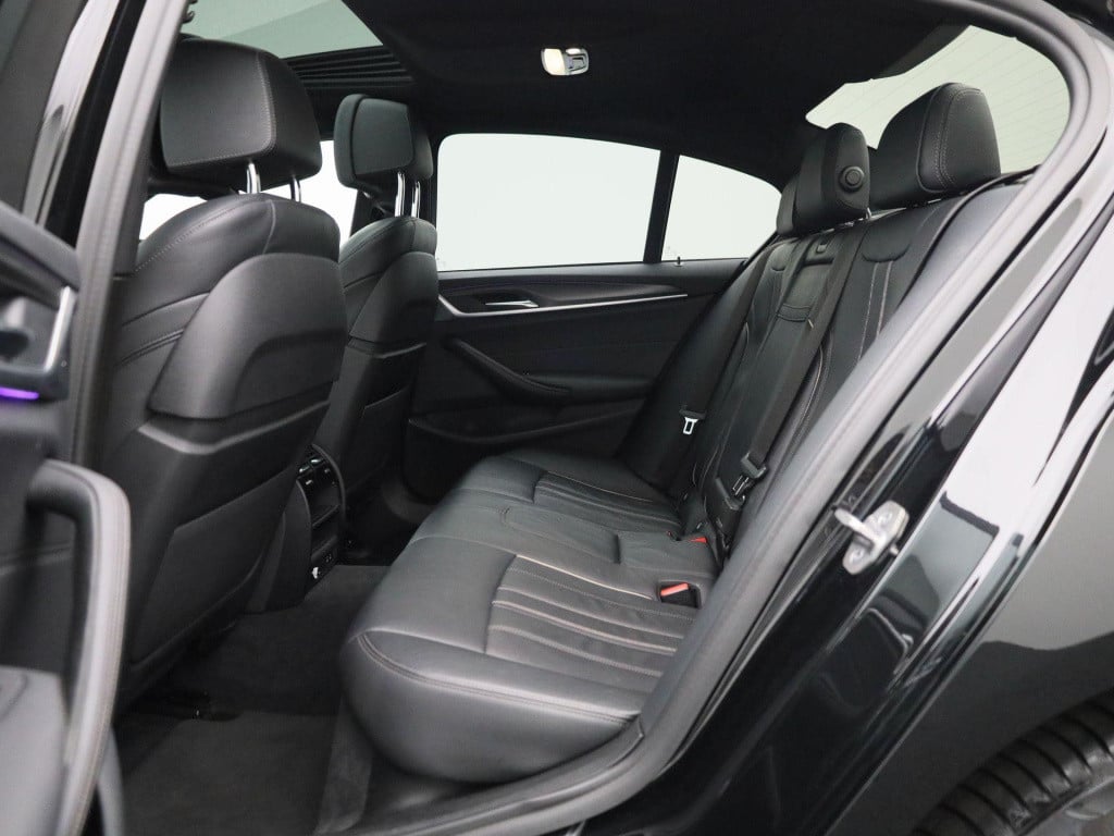 BMW 5 Serie 520e business edition plus | m-sport | automaat | schuifdak | t