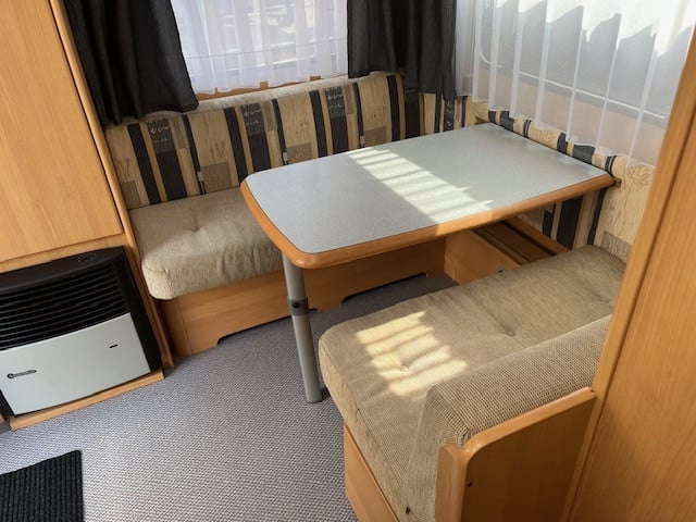Mooie Tec 460 caravan , aparte bedden . 2008