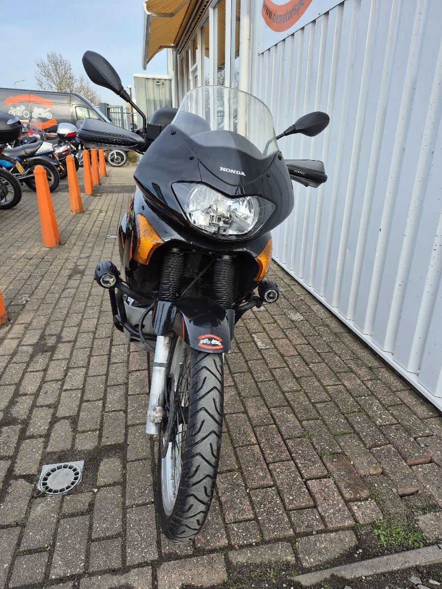 Honda Transalp XL650V uit 2001