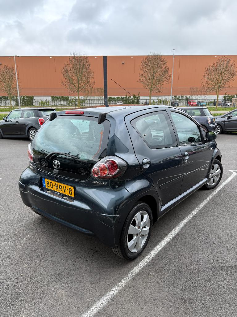 Toyota Aygo 1.0-12v aspiration green navigator