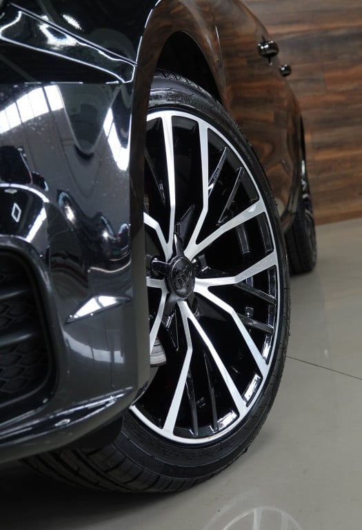 Audi A1 Sportback 1.0 tfsi | airco | pdc | 17" |