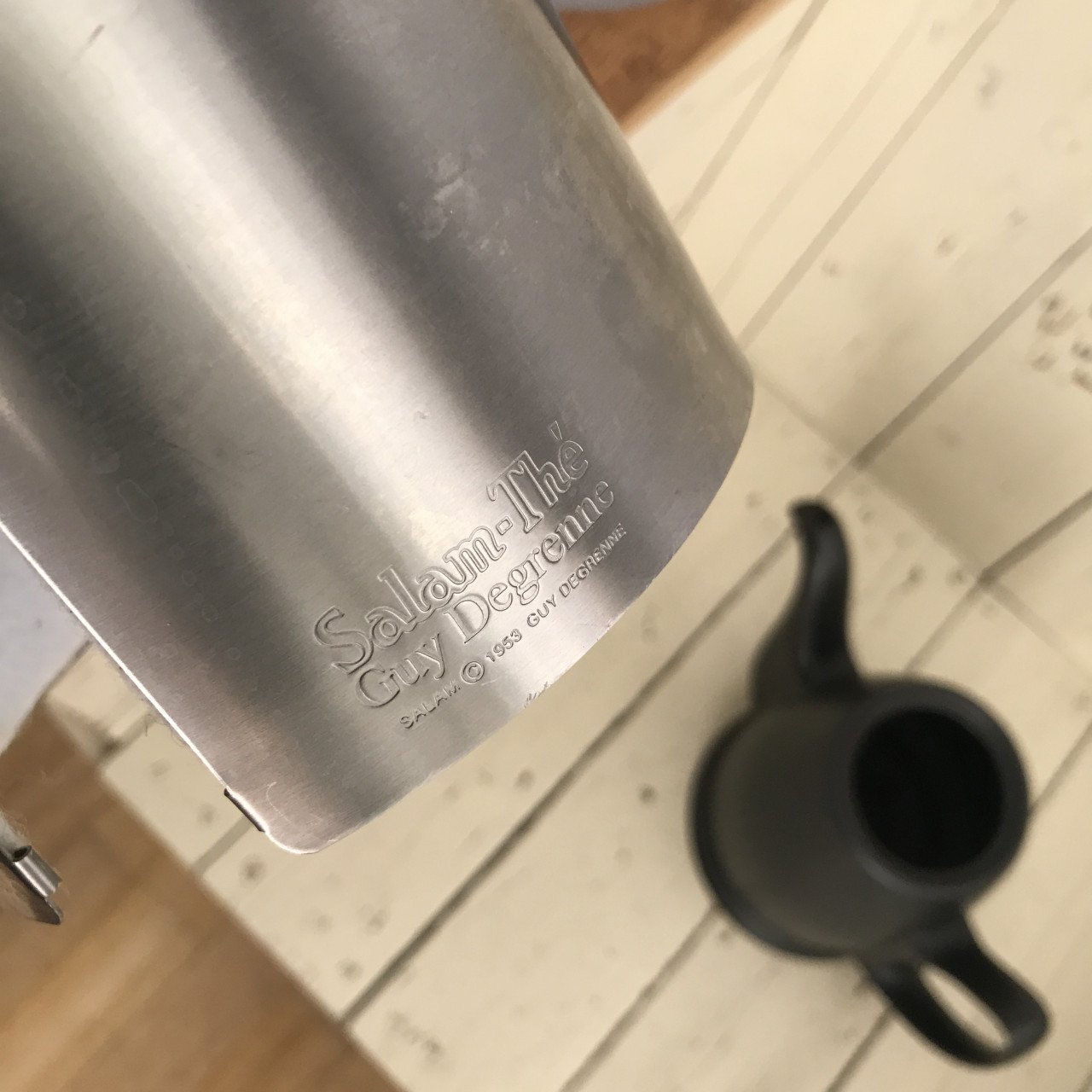 Theepot Salam, Guy Degtenne