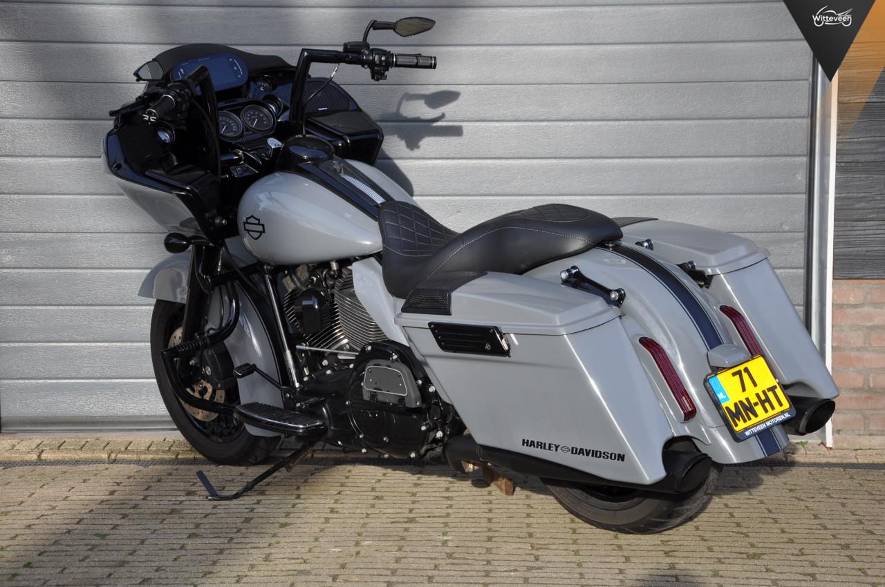 Harley-Davidson Road Glide ABS 103