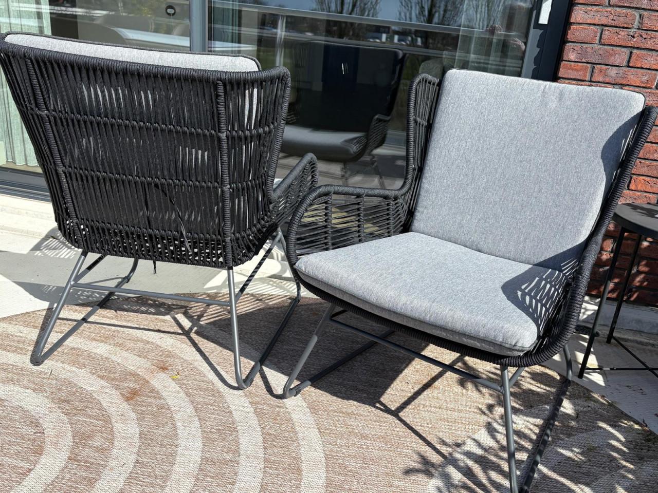 2 tuin loungestoelen