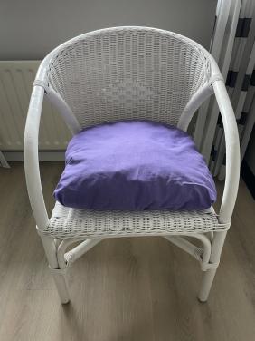 Witte rieten stoel