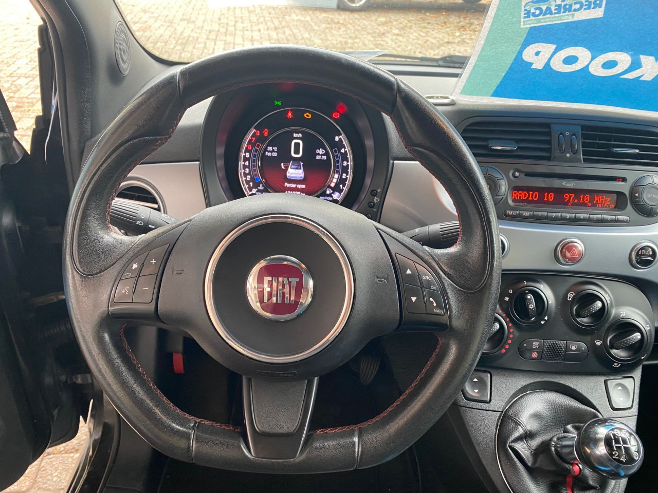 🌞 Ervaar de zon op je gezicht – stap in deze Fiat 500 Cabrio!