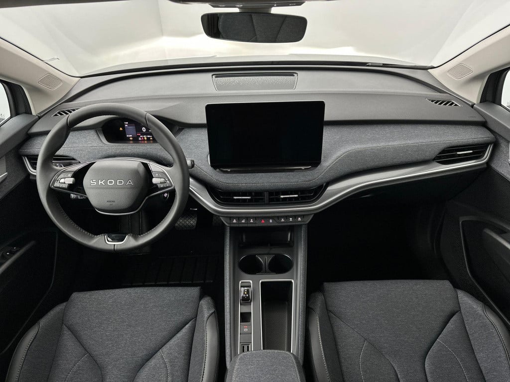Skoda Elroq business edition tour elektromotor 210 kw / 286 pk