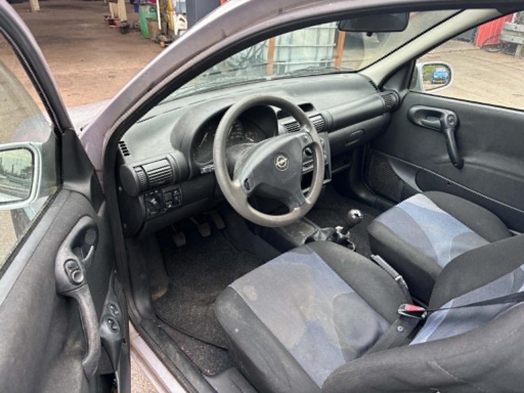 Opel Corsa 1.2i-16v onyx