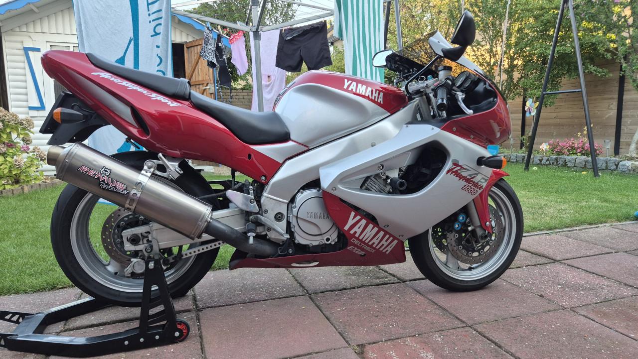 Yamaha yzf1000r