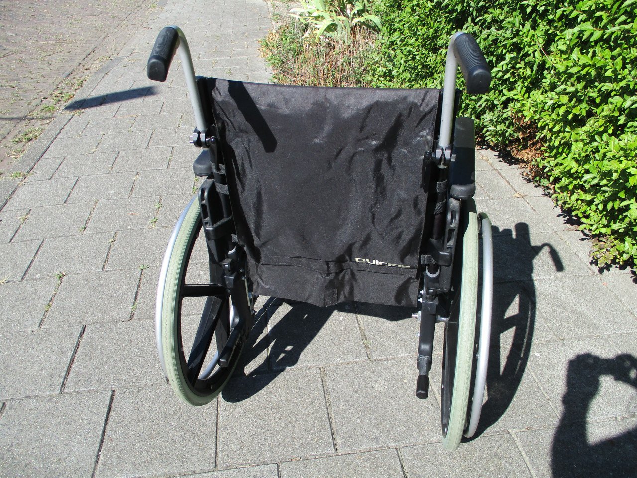 Te koop QUICKIE rolstoel voor grotere en zwaardere mensen (max 150 kg )