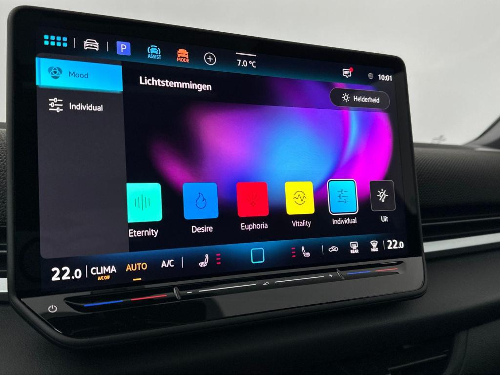Volkswagen T-roc 1.5 etsi r-line first edition