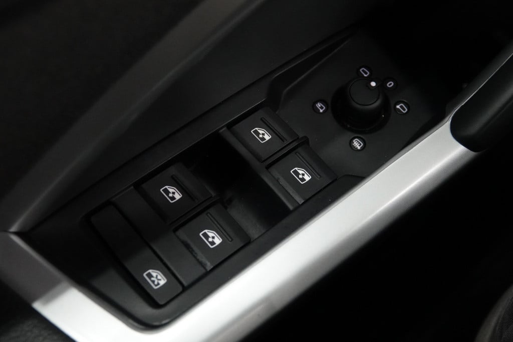 Audi Q3 1.5 tfsi | panoramadak | pdc |