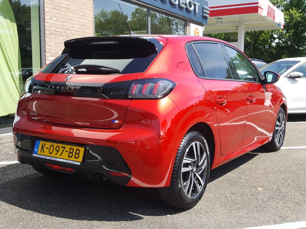 Peugeot 208 allure 1.2 puretech 100pk | 3d-navigatietomtom&bluetooth&dab+ |