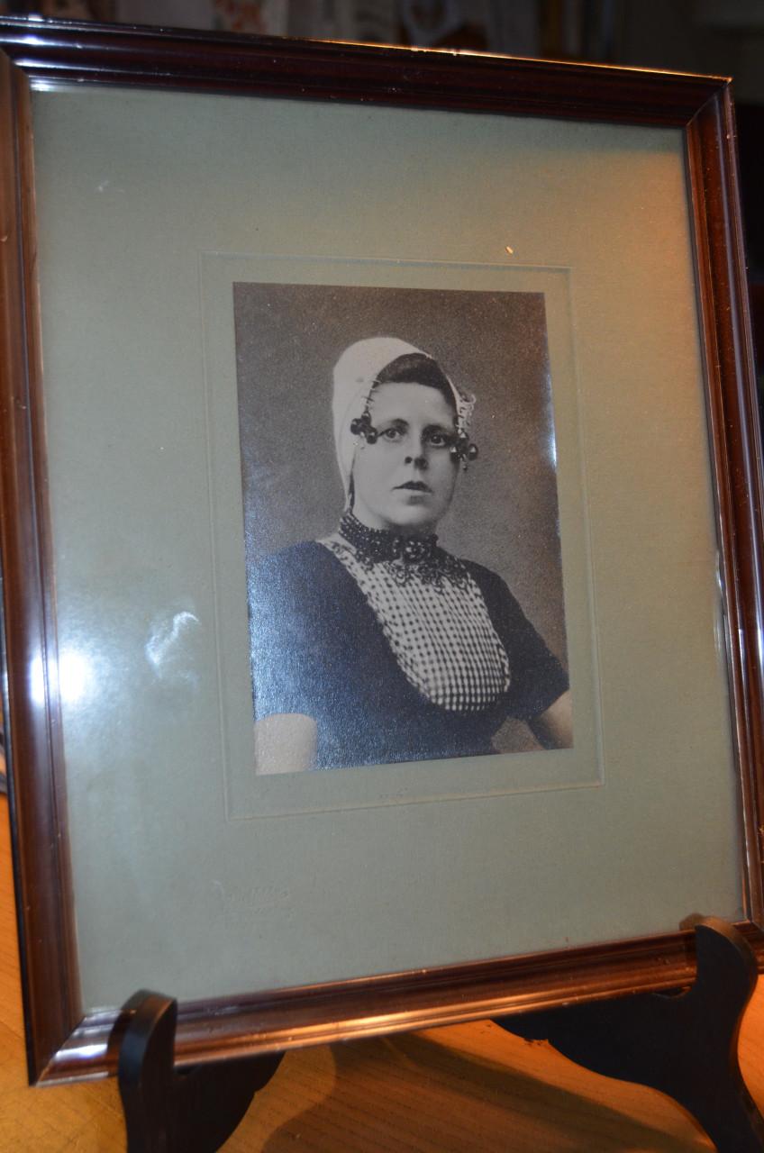 Oude foto's boer en boerin Zeeuws