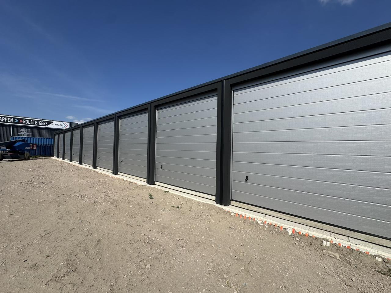 TE HUUR | XXL Garageboxen in Wissenkerke