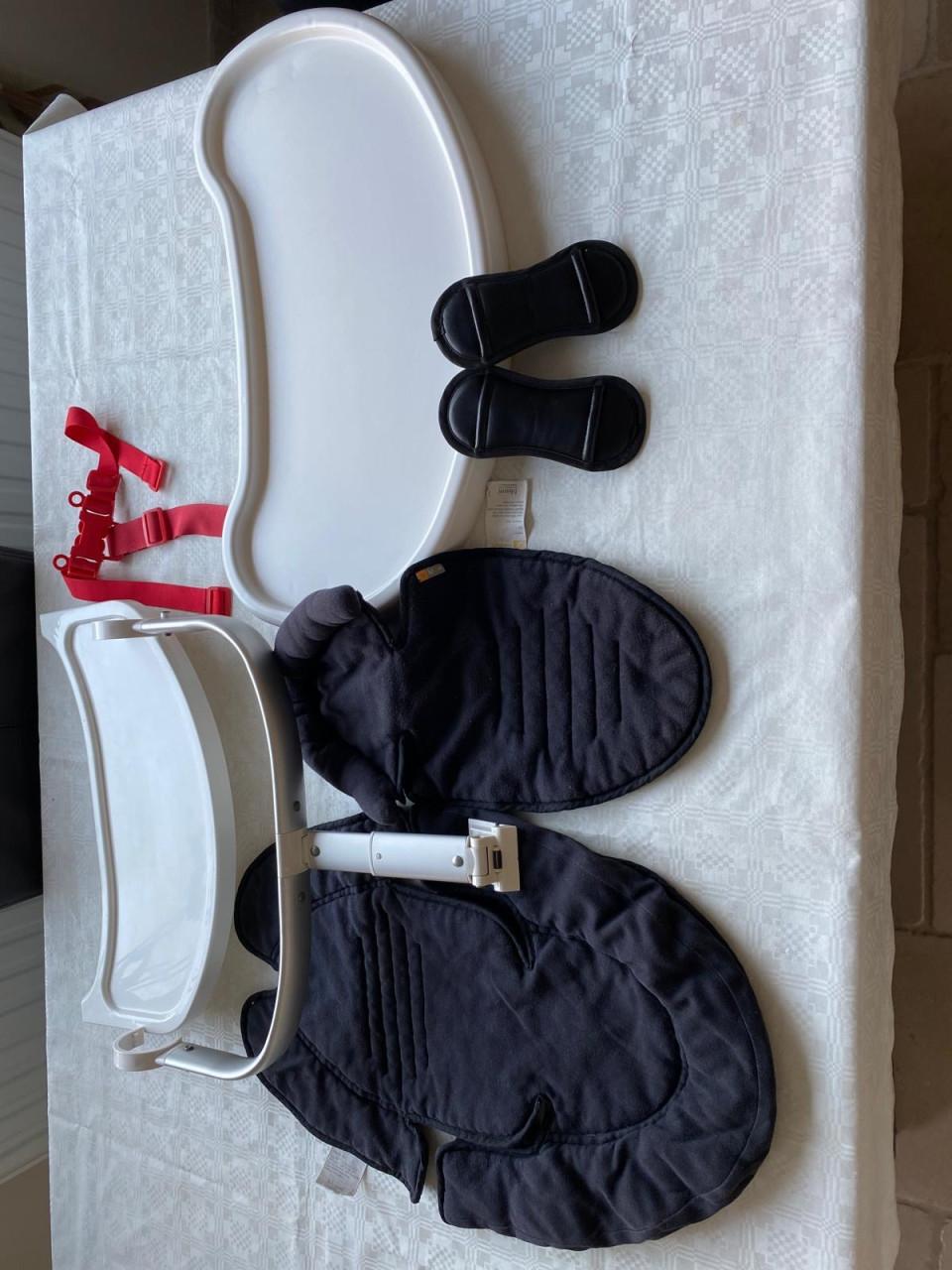 Nette Bloom meegroei Kinderstoel, compleet.