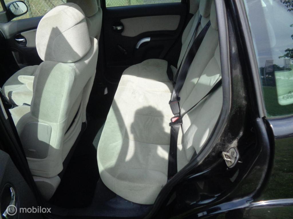 Citroen C3 1.6i-16v exclusive/stuurbekr/airco/trekhaak/apk tot 10-10-2027