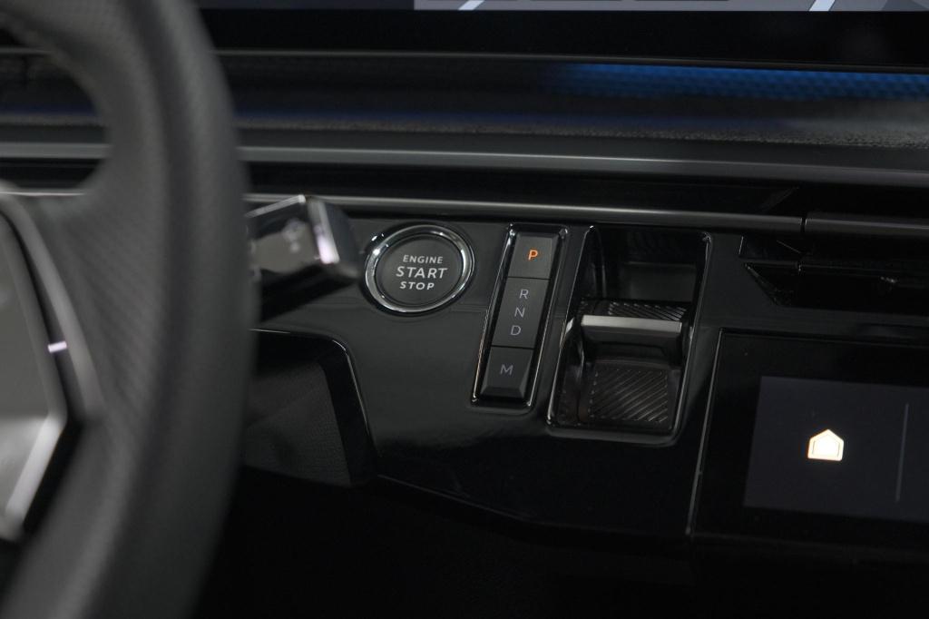 Peugeot 5008 1.2 hybrid 136 gt 7p | 360 camera | panoramadak | elektrische 
