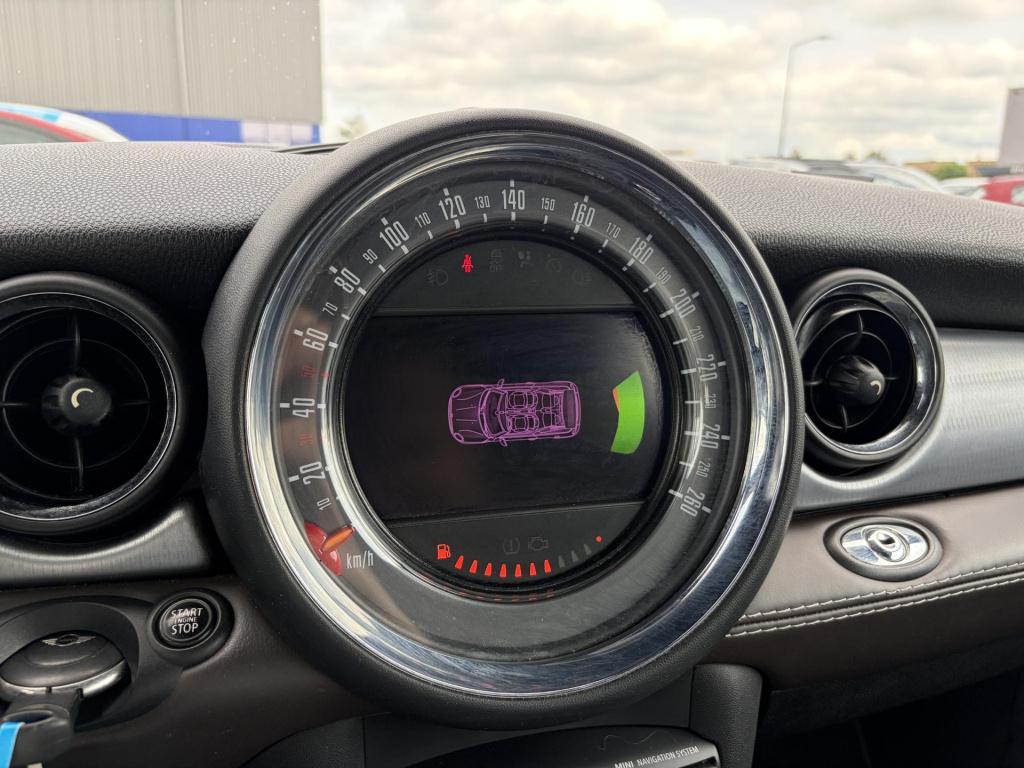 Mini Cooper Cabrio 1.6 highgate, nl-auto!
