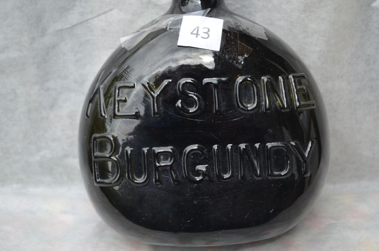 Keystone Burgundy oude decoratieve Austr. wijnflessen 19e eeuws