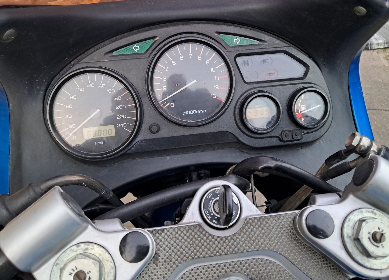 Motor suzuki GSXF bj 2000