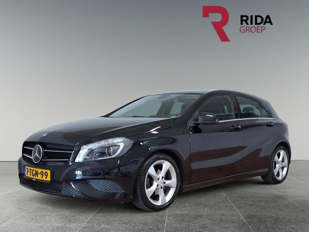 Mercedes-Benz A-Klasse 180 4u3 | ambient lighting | climate control