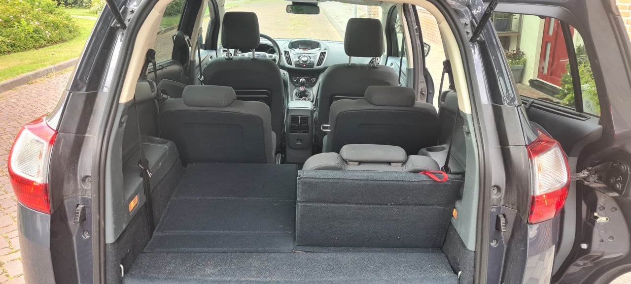 Ford Grand C-MAX 7 persoons goed omderhouden