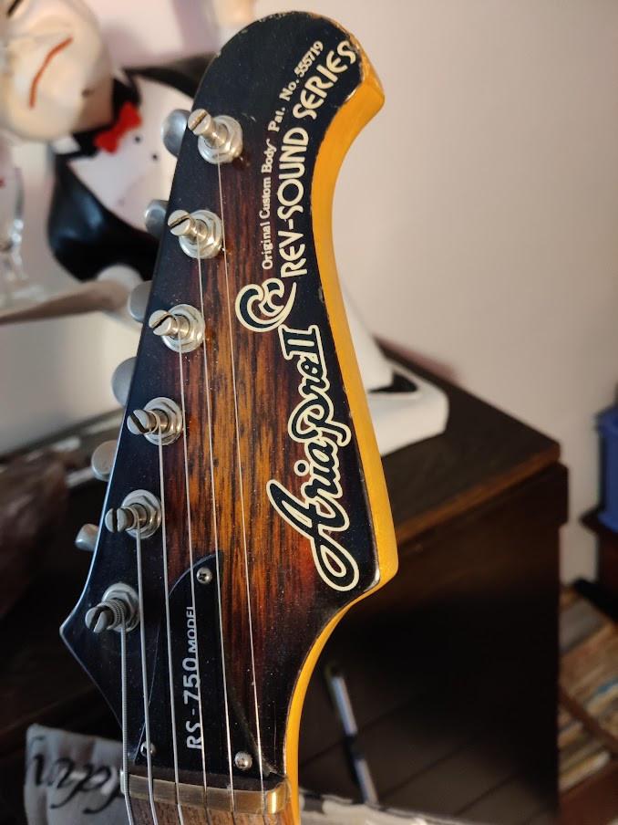 Stevige Aria gitaar voor kenners.