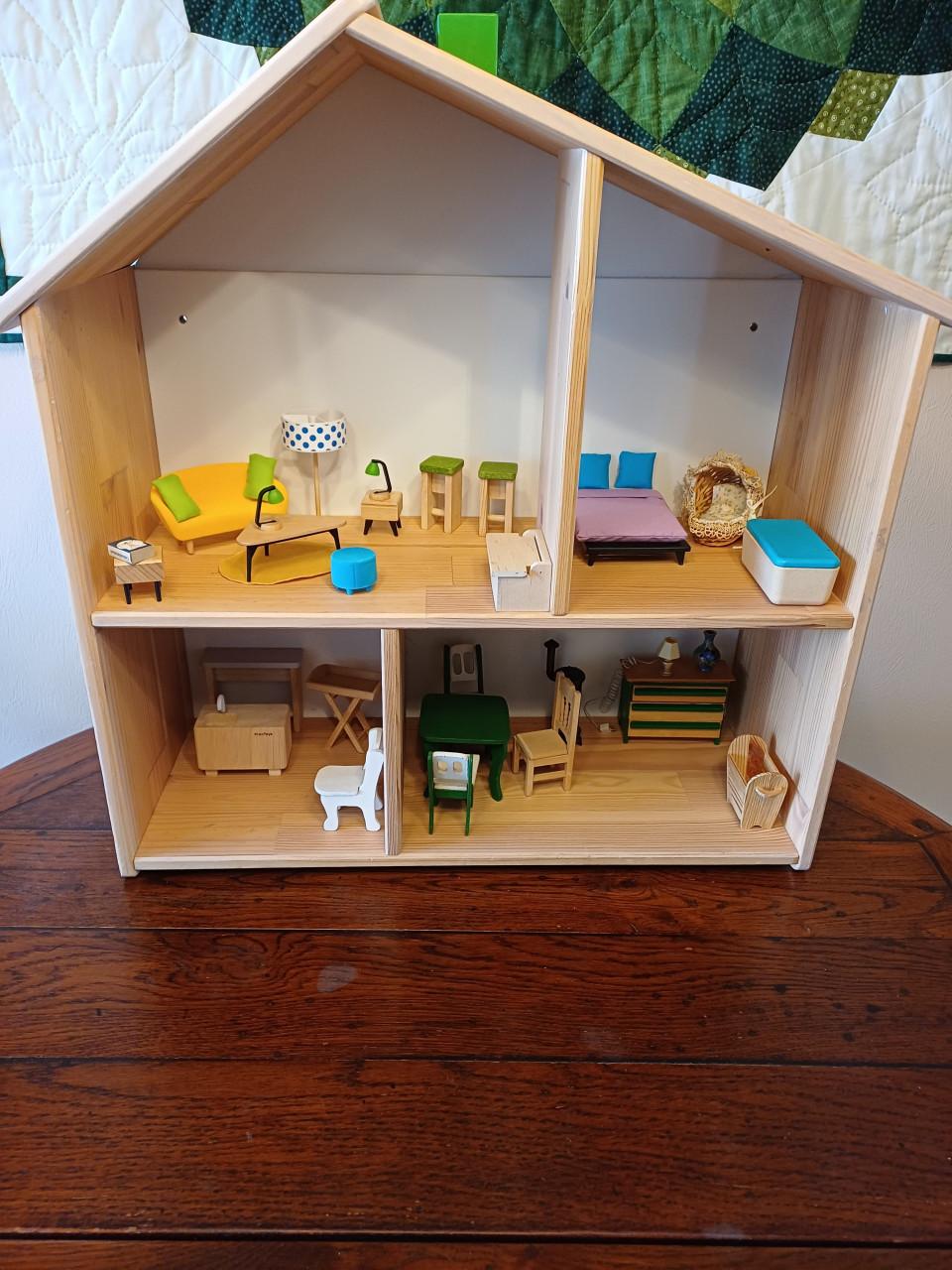 Antieke-Olielamp , Delfs-Blauwe Bordjes , Foto-Lijstjes  etc