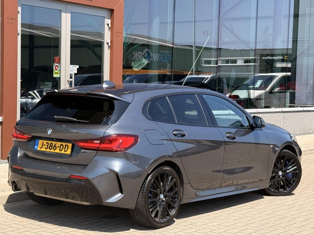 BMW 1 Serie 118i m-sport executive edition | apple carplay | harman kardon 