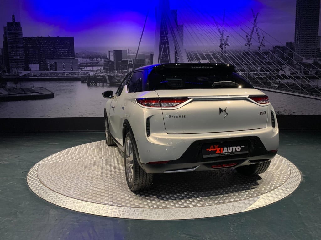 Ds Ds 3 crossback e-tense so chic 50 kwh *leder*appconnect*head-up*camera* 