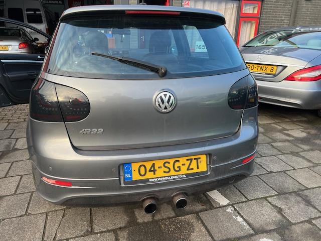 Volkswagen Golf R32 3.2 V6
