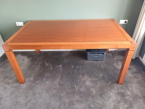 Houten eettafel