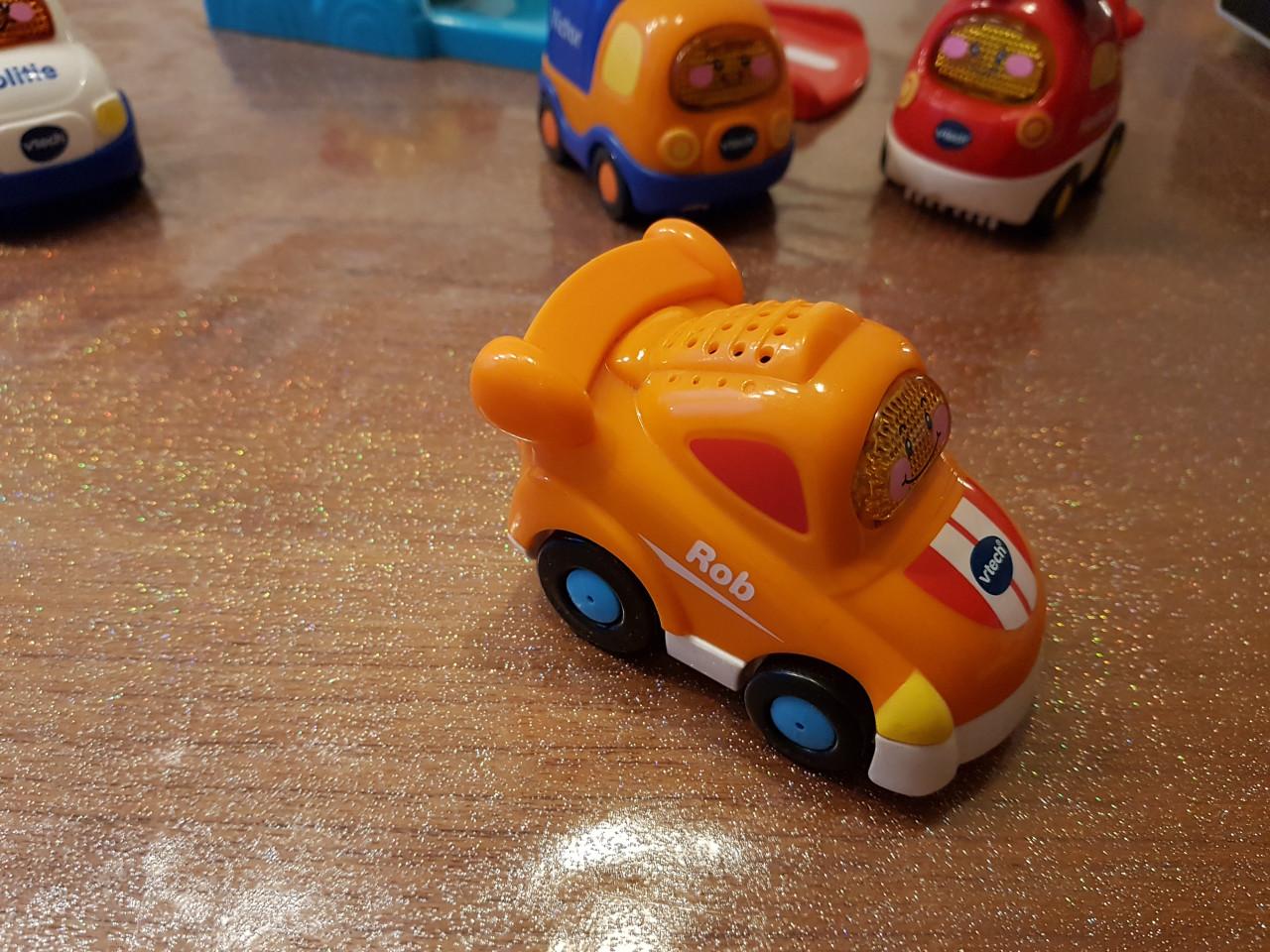 4 toettoet auto's en lanceerbaan