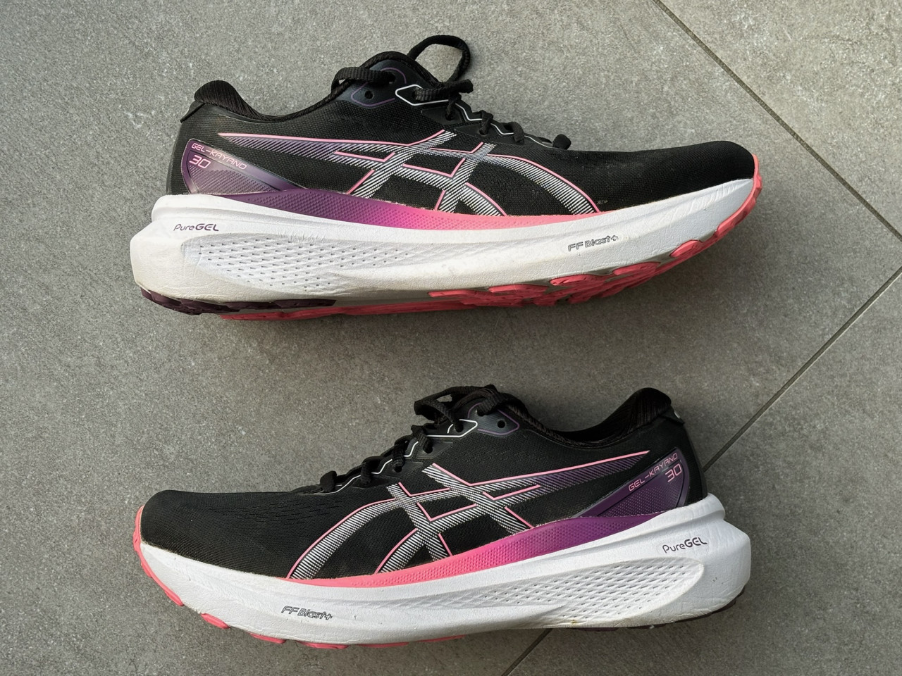 Hardloopschoenen Asics Gel Kayano 30, maat 42,5 (voetlengte 27 cm) - ZGAN