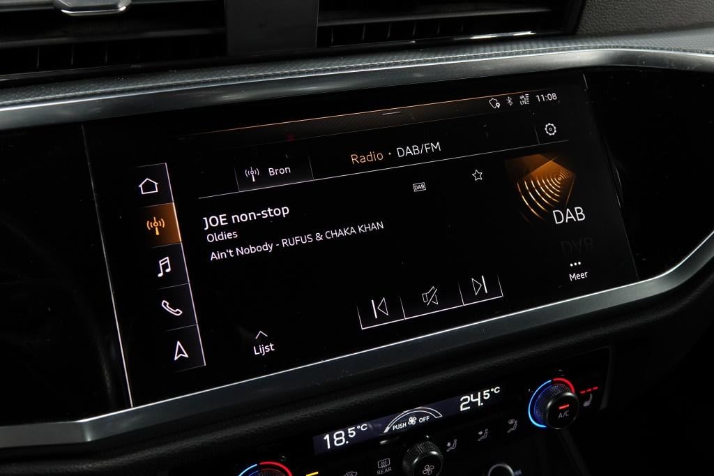 Audi Q3 1.5 tfsi | stoelverw. | trekhaak | pdc |