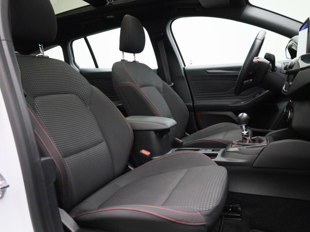 Ford Focus wagon 1.0 ecoboost active business | panorama dak | parkeer sens