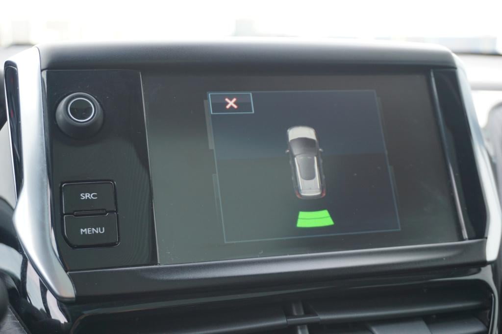 Peugeot 2008 1.2 puretech allure climate / navi / cruise / pano / parkeers.