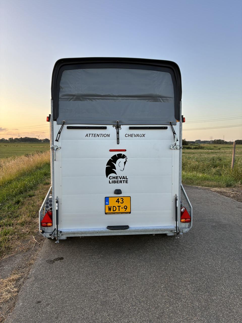 Als nieuwe  Cheval Liberte Gold 3 met zadelkamer, klep/deur en camera