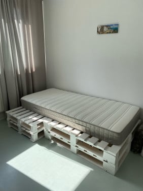 Palletbed/loungebank voor in de tuin