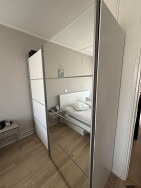 Schuifdeur kledingkast met spiegel