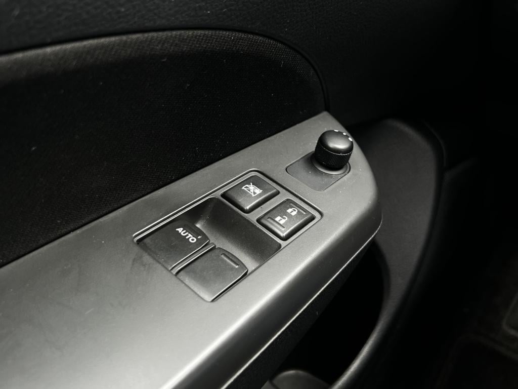 Suzuki Swift 1.2 comfort easss apple carplay / android auto stoelverwarming