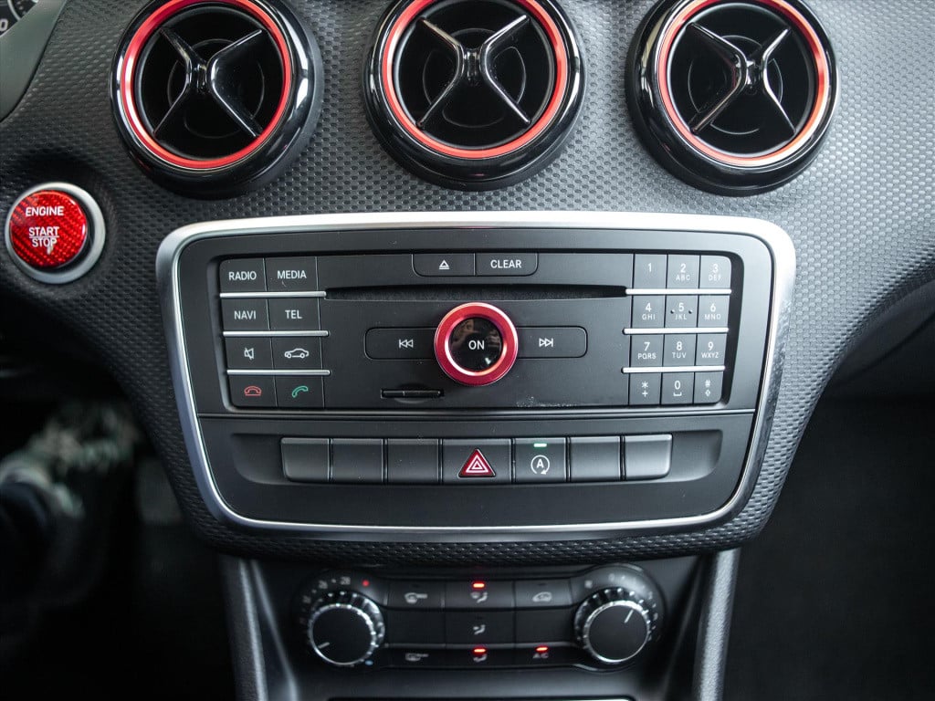 Mercedes-Benz A-Klasse a160 102pk business | navigatie | trekhaak | cruise 