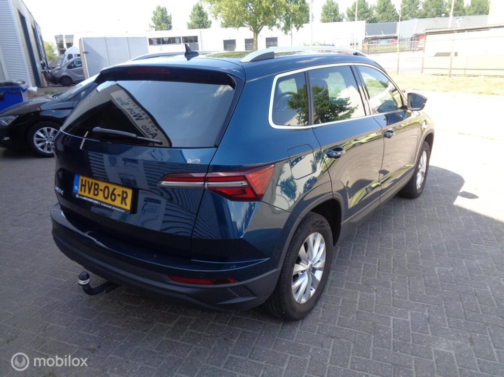 Skoda Karoq 1.0 tsi business edition/airco/stoel+stuur verw/full led/apple 
