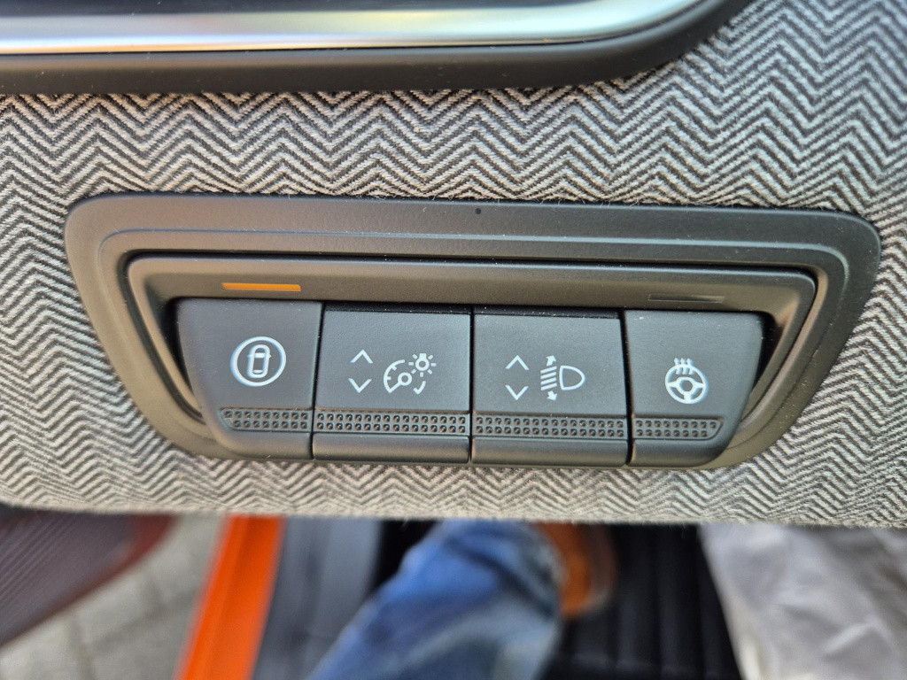 Renault Clio 1.0 tce 90 gpf techno camera, stoel- en stuurverwarming, navig