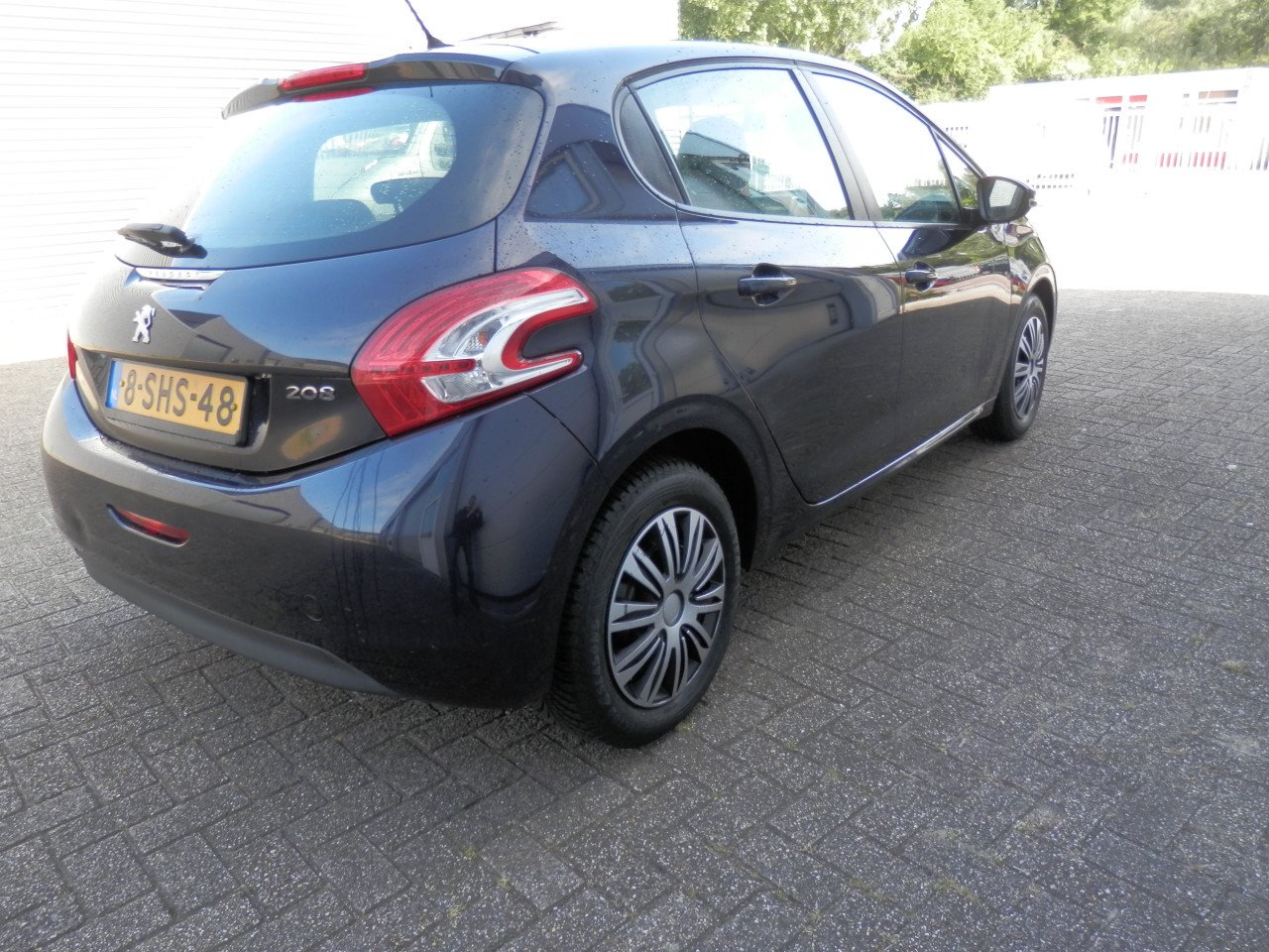 Auto Garant Biedt Aan: Peugeot 208 1.2 VTi Active