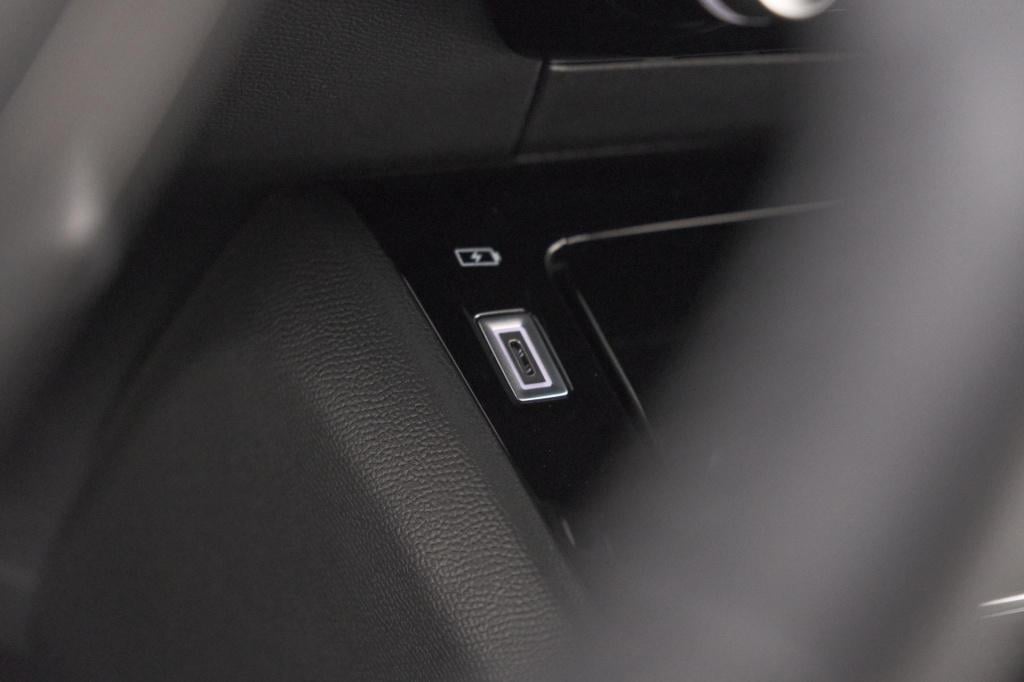 Peugeot 2008 puretech 100 allure | allseason banden | 360 camera | adaptiev